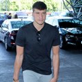 Oprostio se od saigrača: Bogdanovića cela ekipa ispratila kada je napuštao hotel
