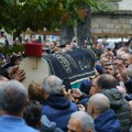 Ljudi u suzama zbog Halida Bešlića: Potresni prizori u Sarajevu FOTO