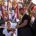 Oko hiljadu meštana Gornjeg Milanovca dočekalo Srbe sa KiM: "Želimo da uz Božju pomoć dođemo do cilja"