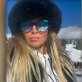 "Muž mi je direktor, pevanje mi je bilo hobi": Pevačica digla ruke od karijere, danas na Kopaoniku ima biznis i baš ga živi -…