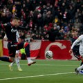 UŽIVO: Zvezda napada i vodi iz penala