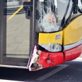 Saobraćajna nesreća na Trošarini: Autobus udario u stajalište; Policija na licu mesta