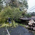 Kataklizma u Velikoj Britaniji: 10.000 ljudi bez struje; Zatvoreni putevi, otkazani letovi FOTO/VIDEO