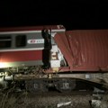 Euronews Srbija na mestu sudara vozova kod Odžaka: Nepristupačan teren i potpuni mrak, oko 20 povređenih