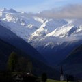 Dve osobe nastradale u lavini u italijanskim Alpima