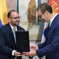 Predsednik Vučić odlikovao predstavnika Venecuele pri UN: Priznanje za posvećenost odbrani prava, pravde i normi…