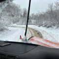 Svi radnici JKP na terenu - nastavlja se čišćenje snega i posipanje soli