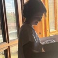 "Beba 279" ostavljena u kutiji, a pored nje pismo koje tera suze na oči: To je jedino što će imati od majke