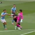 Najgore sudije na svetu su Engleske: Pogledajte skandaloznu odluku u Premijer ligi! Partizan počinje istorijsku saradnju sa…