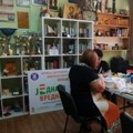 Udruženje distrofičara pomoravskog okruga: Izrađivali nakit od epoksi smole (foto)