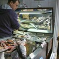 Šaran prebacio hiljadarku! Najskuplji je na novosadskim pijacama, dok šljive još drže „jaku“ cenu samo u Sremskoj Mitrovici…