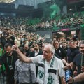 VIDEO Pogledajte kako su navijači Panatinaikosa dočekali Obradovića pred prvi meč u Evroligi