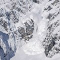 Najmanje 10 nepalskih alpinista nestalo nakon lavine u kampu na Himalajima