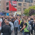 Skupovi SNS i studenata u Nišu, na početku manji incident