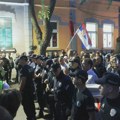 Skupovi SNS i studenata u Nišu, došlo do manjih incidenata