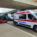 Tri žene povređene, jedna teže kad je autobus naglo zakočio u Zemunu: Detalji saobraćajnog udesa