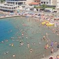 "Toliko to rade da je voda požutela" Plaža koju Srbi redovno posećuju usijala mreže! Da li biste "odmarali" ovde?! (video)