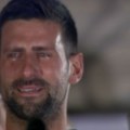 Novak pokazao najveće emocije u životu: Briznuo u plač, pa pao u zagrljaj srebrnim košarkašima