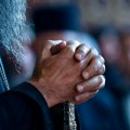 Patrijarh Porfirije uputio molitvu da se što pre zaustavi rat u "svetoj zemlji"