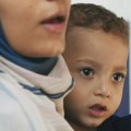 Prvi avion sa ranjenom palestinskom decom stigao u Ujedinjene Arapske Emirate