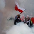 Policija u Varšavi suzavcem rasteruje poljoprivrednike ispred parlamenta