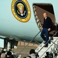 Politiko: Krađe u avionu američkog predsednika