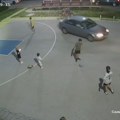 Scena pakla u parkiću: Mladić kolima uleteo na igralište puno dece u Bugojnu!