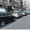Na platou ispred Skupštine Srbije više stotina ljudi, nepoznat razlog okupljanja