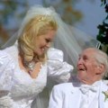 Udala se za 63 godine starijeg milijardera i besno trošila njegov novac: Kad su otvorili testament usledio je šok, a onda je…
