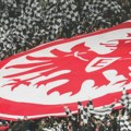 Navijač Ajntrahta preminuo posle srčanog zastoja tokom utakmice Bundeslige