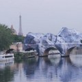 Najstariji pariski most obavijen monumentalnom iluzijom (FOTO)