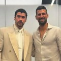 Nole "ukrao šou" Bed Baniju, ludilo u Londonu: Uzeo mikrofon usred koncerta, masa odlepila zbog njegove poruke