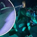 Milica napravila potez koji niko nije očekivao: Skinula štikle usred nastupa, publika gledala u neverici