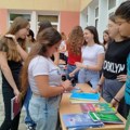 Udžbenici promenili vlasnike: Uspeo bazar polovnih knjiga u Tehnološkoj školi (foto)