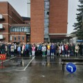 ZNATNO VEĆI ODZIV MEDICINARA NA PROTESTU ISPRED VALJEVSKE BOLNICE