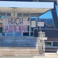 Protest ispred Medicinskog fakulteta u Nišu u ponedeljak zbog pokušaja gušenja blokade