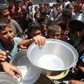 Izrael odobrio stranim zemljama da padobranima dostavljaju pomoć u Gazu: Humanitarne grupe pozivaju na sankcije Tel Avivu