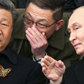 Čovek koji sedi između Putina i Si Đinpinga je jedna od najčuvanijih osoba, a niko ne zna kako se zove