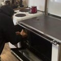 "Selo moje, zavičaju mio..." Mnogima su iz tuđine suze pošle posle ovog snimka... Na polici ikona, kraj šporeta mačak, baka…