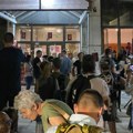 U Kragujevcu se nastavlja blokada: Studenti i građani se okupili ispred Rektorata