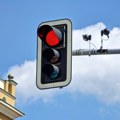 Kamere za praćenje prolaska kroz crveno krivci za sudare, da ili ne