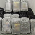 (Фото) Огромна међународна акција полиције! "Пао" жесток клан Шверцовали кокаин и марихуану вредне преко три милиона евра…