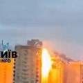Masovni raketni napad na Kijev: Dron umalo nije srušio celu zgradu (video)
