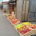 Na Kvantaškoj pijaci u Nišu jabuke samo 50 dinara
