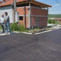 Nezvanični gosti na službenom obilasku: Da li su lokalni naprednjaci zloupotrebili javne radove u Zaječaru za stranačku…