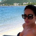 Скинула се после порођаја, а облине само севају: Мина Наумовић позирала у купаћем костиму, људи трљају очи и не верују како…
