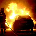 Uhapšen Novosađanin koji je zapalio automobil: Bacio Molotovljev koktel na vozilo!