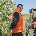 Ovo je imanje Nenada Jezdića u selu Zabrdica: Izgradio ogromnu kuću u kojoj živi sa ženom i četvoro dece