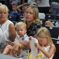 Stigla najvažnija podrška Nikole Jokića u celom životu: Ćerkica sa zastavom Srbije oduševila sve u Areni