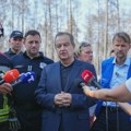 Dačić o požaru u Deliblatskoj peščari: Vetar i pesak su najveći problem
